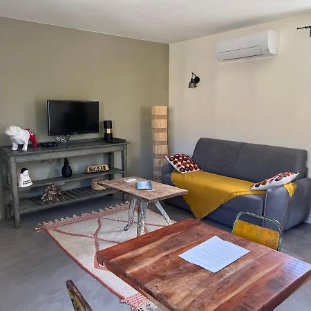 Studio Dans Les Alpilles Apartment ฟองต์วิลเย ภายนอก รูปภาพ