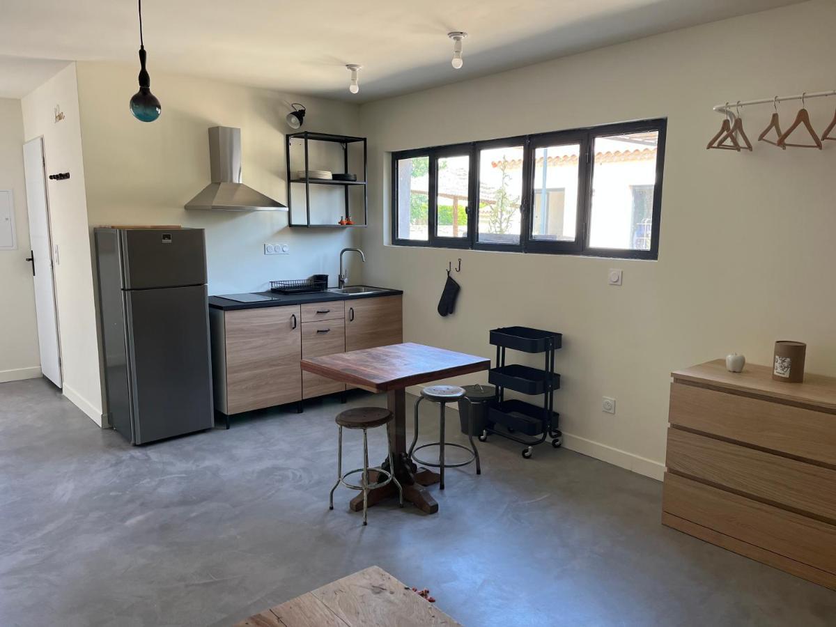 Studio Dans Les Alpilles Apartment ฟองต์วิลเย ภายนอก รูปภาพ