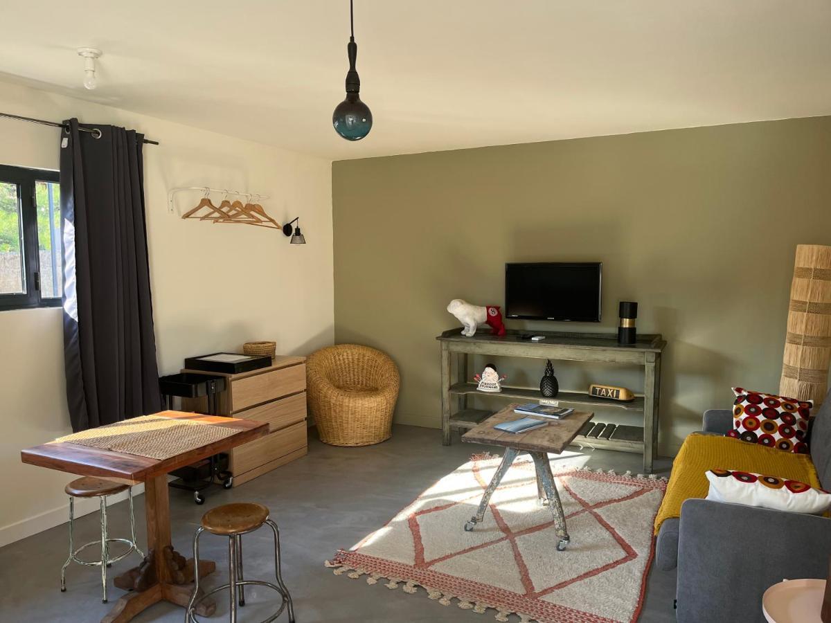 Studio Dans Les Alpilles Apartment ฟองต์วิลเย ภายนอก รูปภาพ