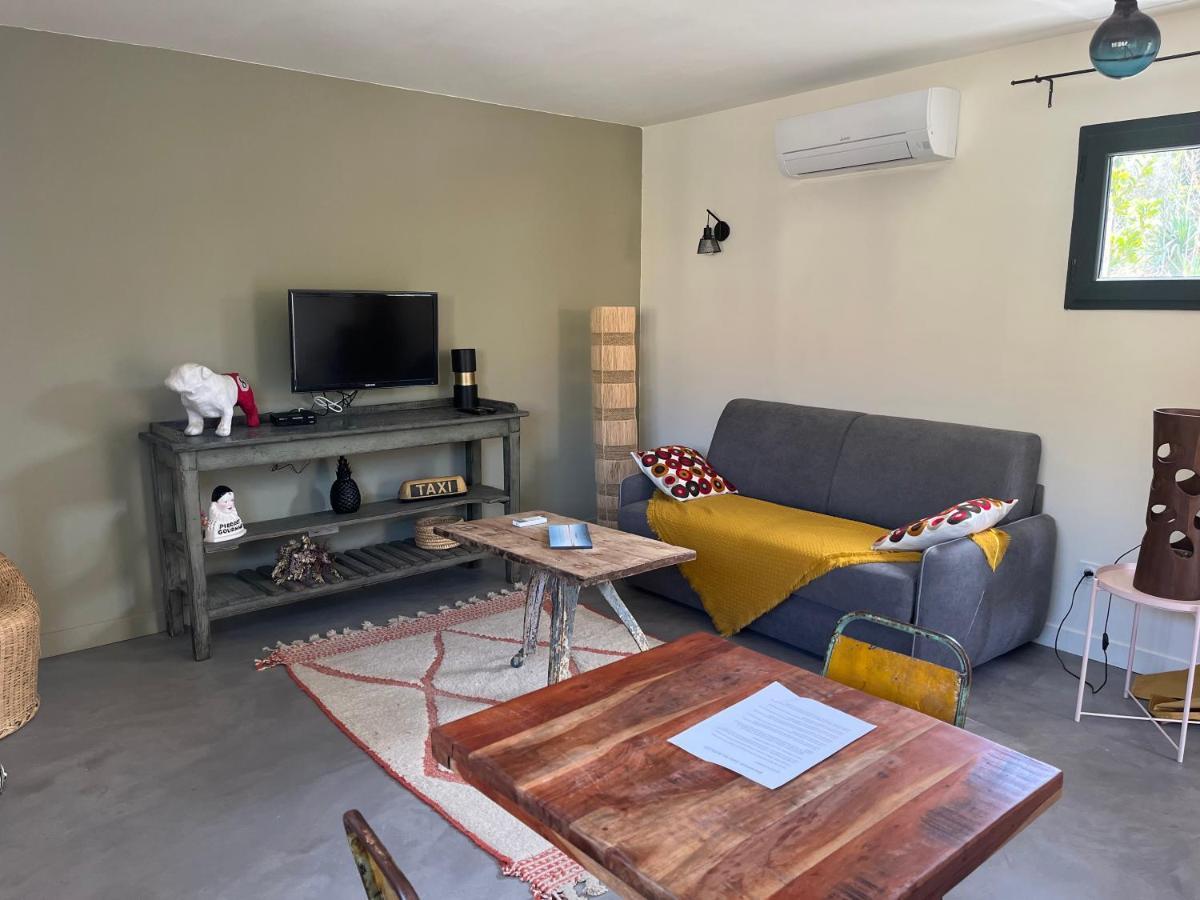 Studio Dans Les Alpilles Apartment ฟองต์วิลเย ภายนอก รูปภาพ